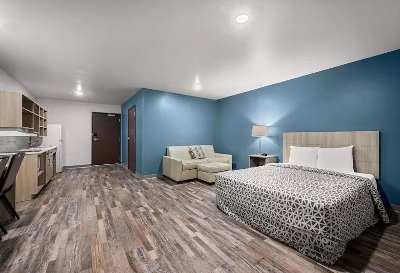 هتل Woodspring Suites Dearborn   Detroit