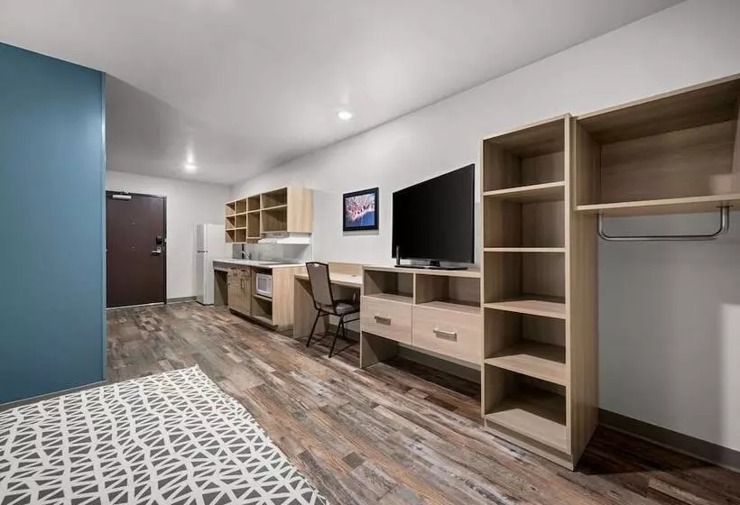 هتل Woodspring Suites Dearborn   Detroit
