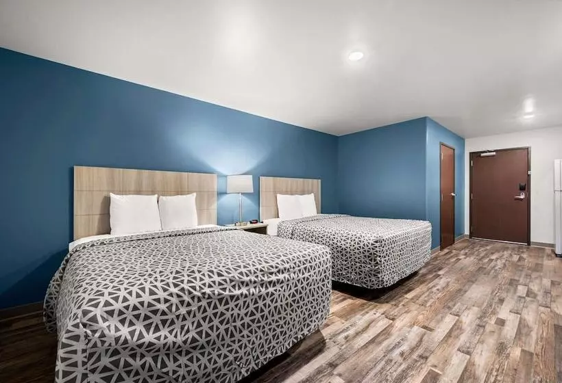 هتل Woodspring Suites Dearborn   Detroit