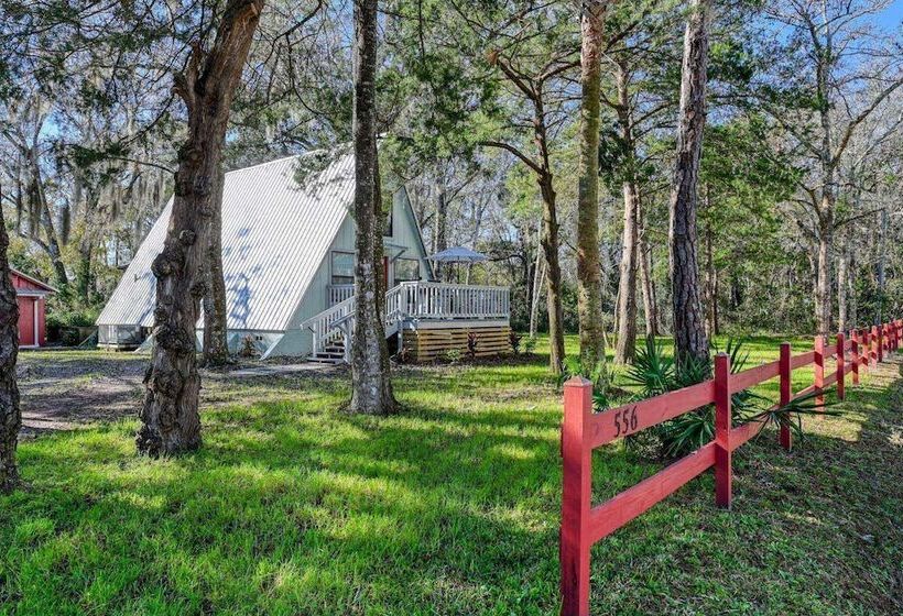 Little Palm Hideaway Cottage