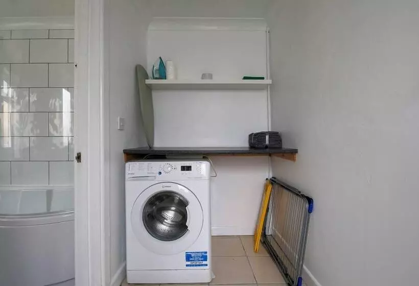 レジデンス 3 Bed House In Cardiff With Sky Tv & Twin Beds