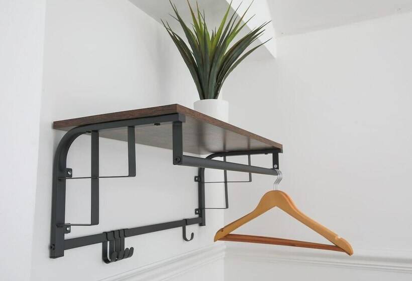 דירת נופש 3 Bed House In Cardiff With Sky Tv & Twin Beds