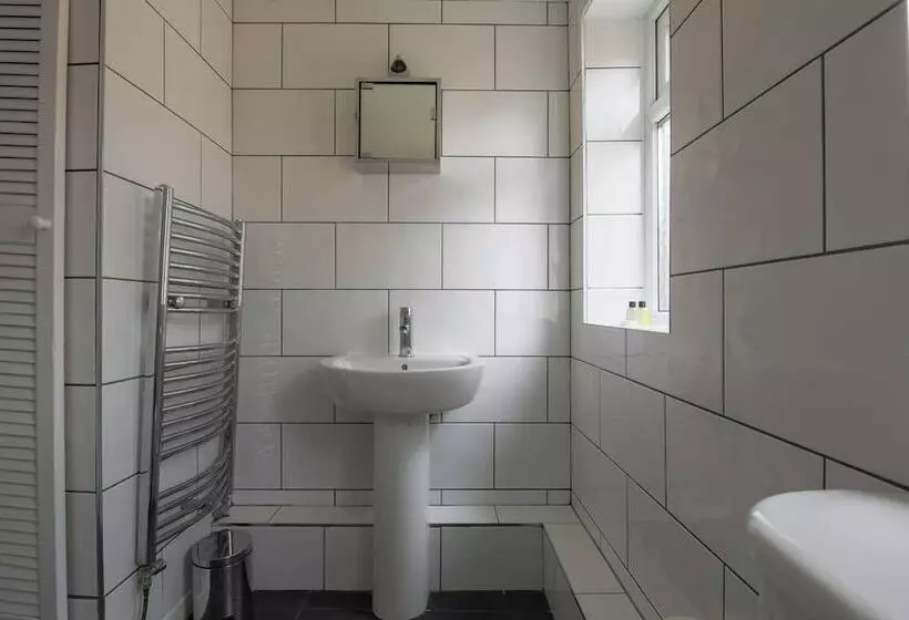 レジデンス 3 Bed House In Cardiff With Sky Tv & Twin Beds