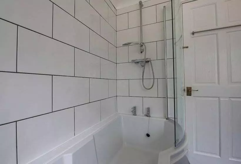 レジデンス 3 Bed House In Cardiff With Sky Tv & Twin Beds