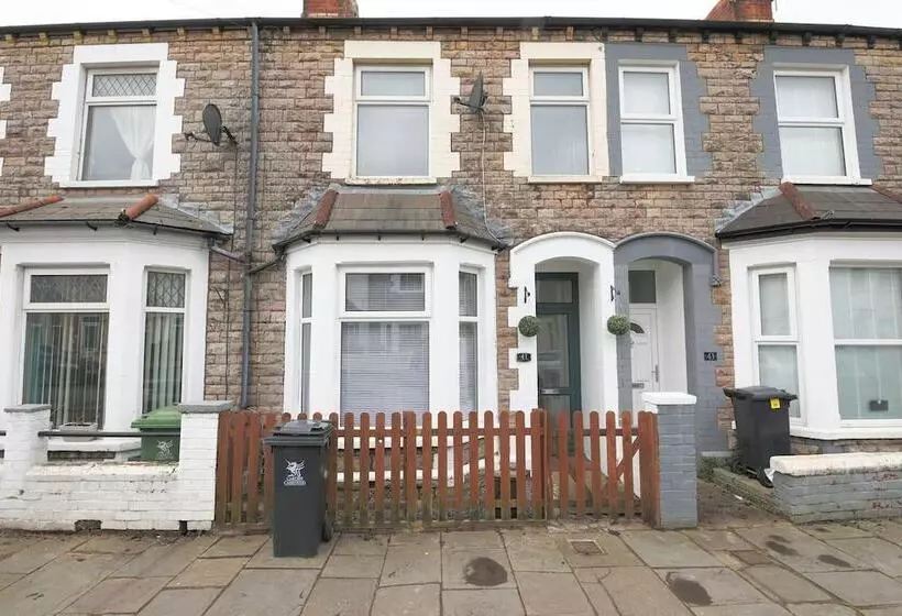 レジデンス 3 Bed House In Cardiff With Sky Tv & Twin Beds