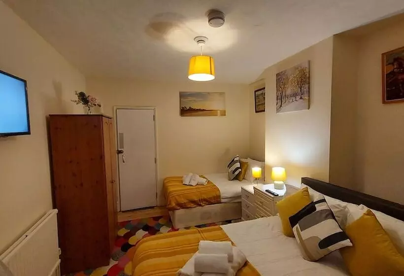 レジデンス Ravensdale Villa  Ideal For Longer Stays In Kent