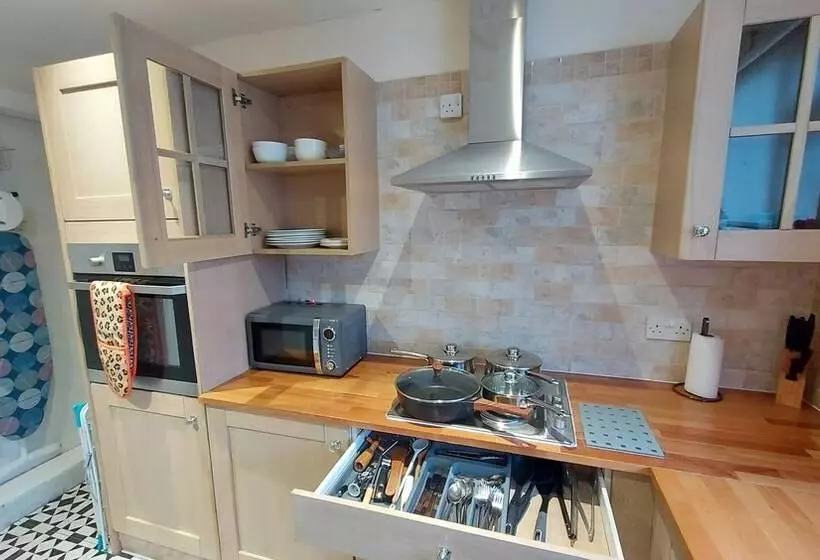 レジデンス Ravensdale Villa  Ideal For Longer Stays In Kent