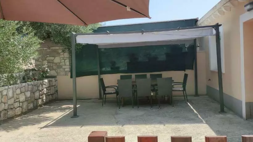 Retkeilymaja Apartments Dalamar