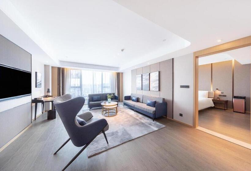 Atour Hotel Dongguan Fenggang