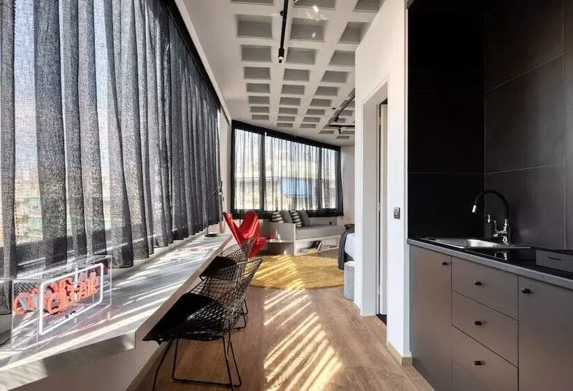 ペンション Koniama Acropolis