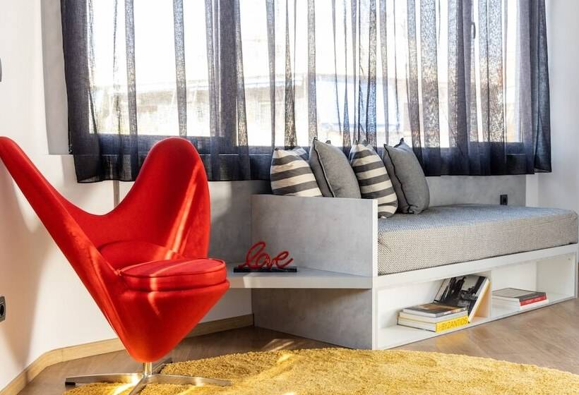 ペンション Koniama Acropolis