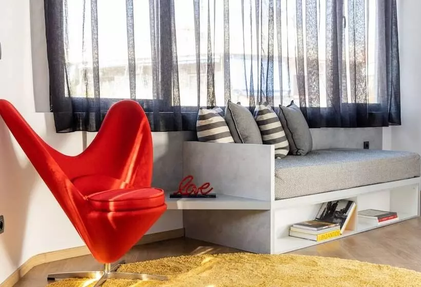 ペンション Koniama Acropolis