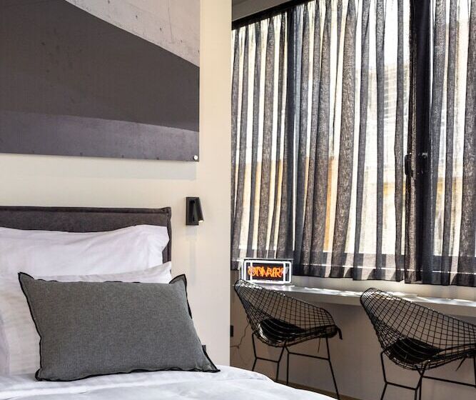 ペンション Koniama Acropolis