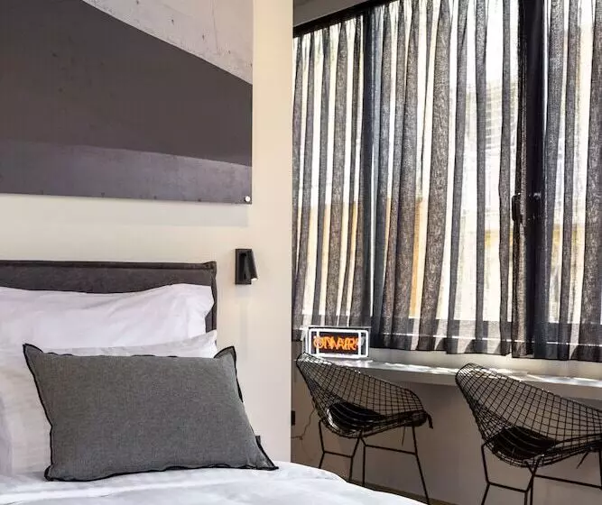 ペンション Koniama Acropolis