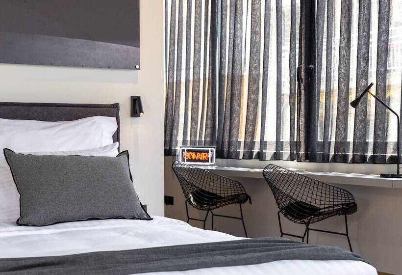 ペンション Koniama Acropolis