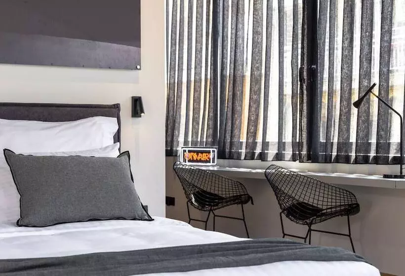 ペンション Koniama Acropolis