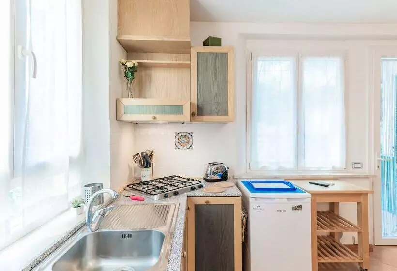 Romantic Cottage In San Feliciano With Garden