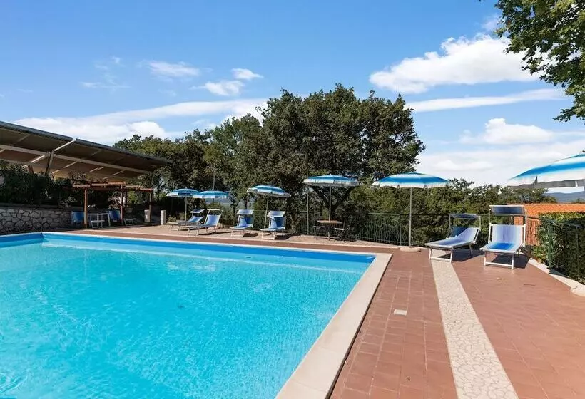 Romantic Cottage In San Feliciano With Garden