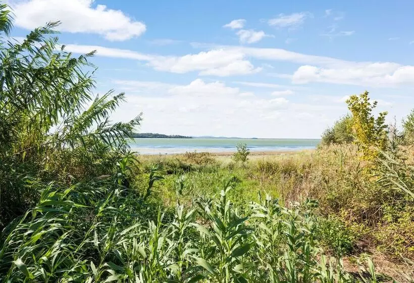 Romantic Cottage In San Feliciano With Garden