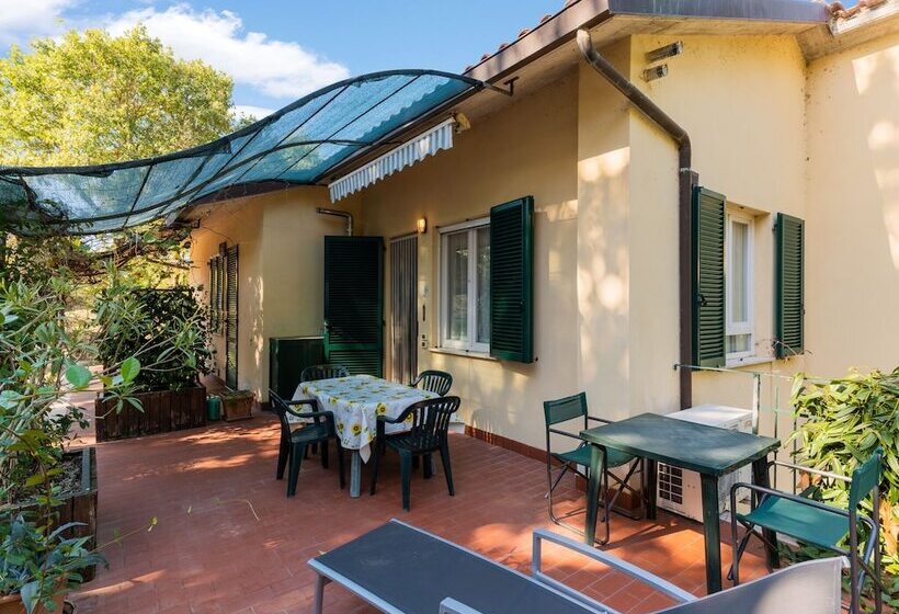 Romantic Cottage In San Feliciano With Garden