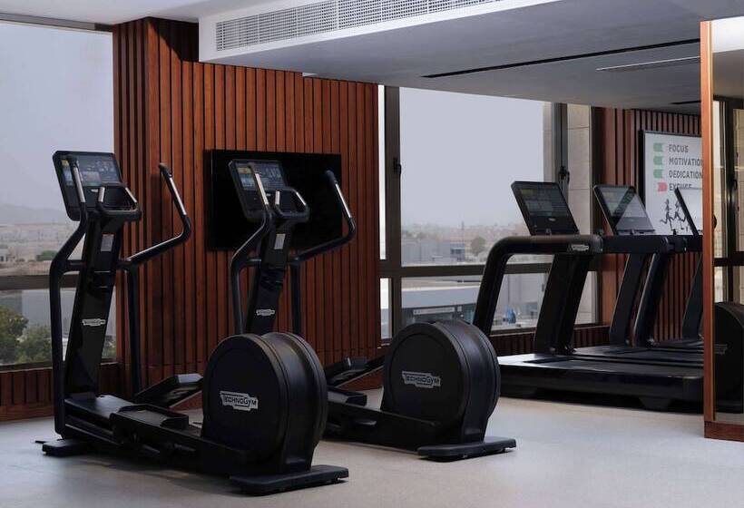 هتل Doubletree By Hilton Muscat Qurum