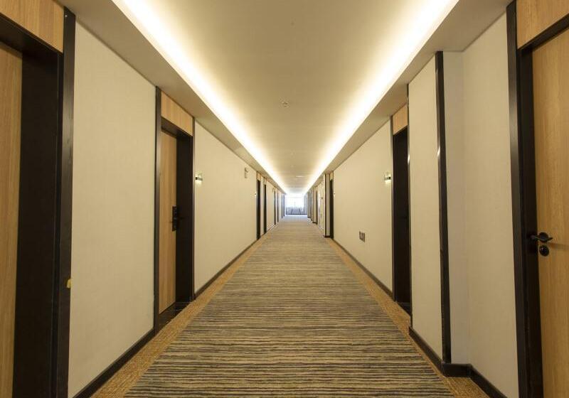 Отель Greentree Inn Express Shandong Zaozhuang Shizhong District Huashan Road Ginza