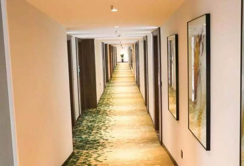 Hotelli Greentree Inn Shanxi Linfen Huozhou Highspeed Railway Station