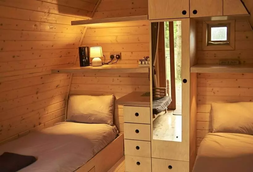 Hotelli Pinewood   At Port Lympne Reserve