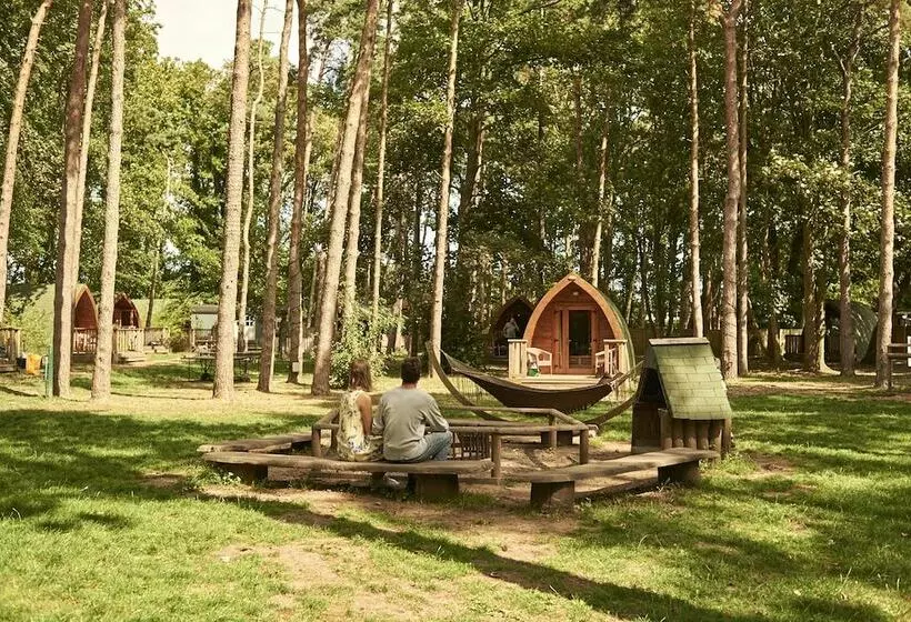 Hotelli Pinewood   At Port Lympne Reserve