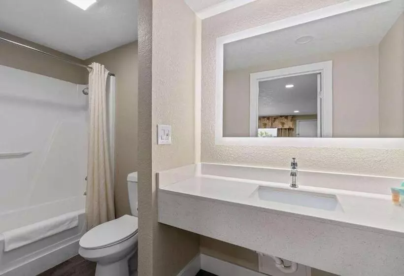 Hotelli Travelodge By Wyndham Kissimmee/orlando