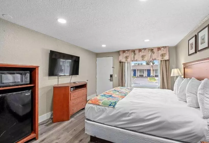 Hotelli Travelodge By Wyndham Kissimmee/orlando