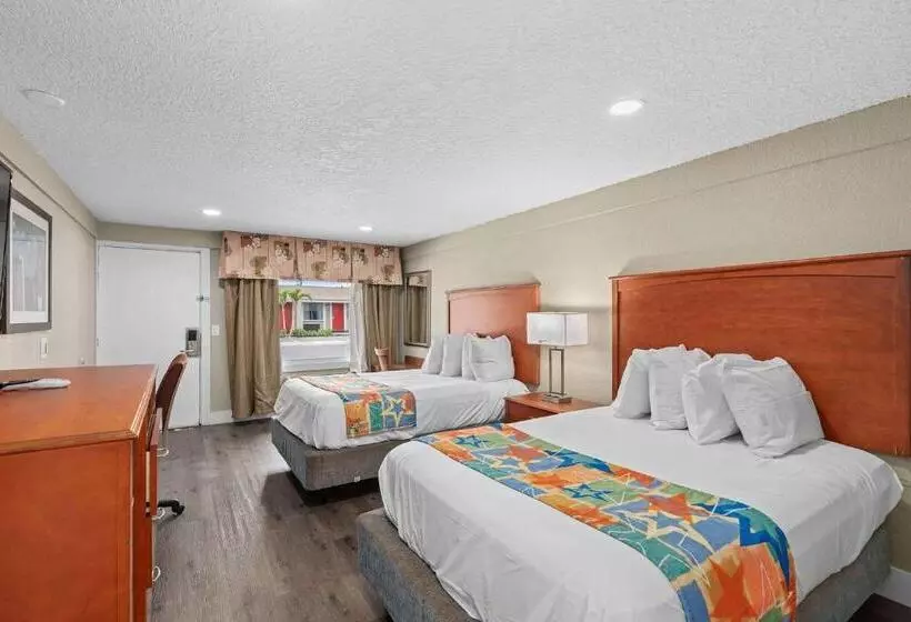 Hotelli Travelodge By Wyndham Kissimmee/orlando