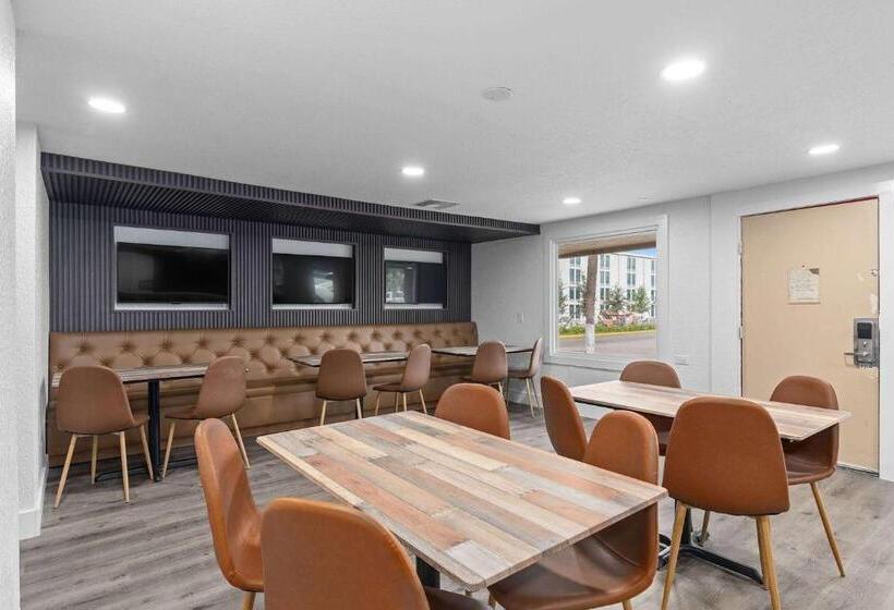 ホテル Travelodge By Wyndham Kissimmee/orlando