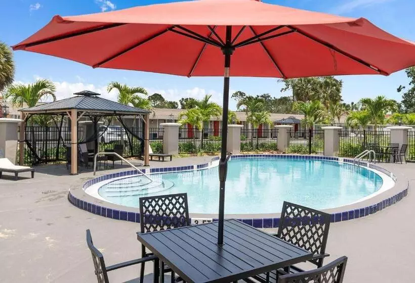 Hotelli Travelodge By Wyndham Kissimmee/orlando