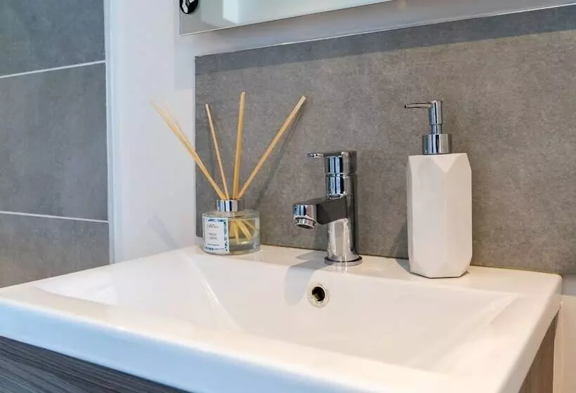 The Bridge Apartments By Paymán Club