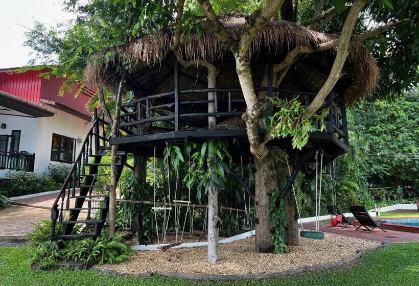 בית מלון כפרי Lao Lake House