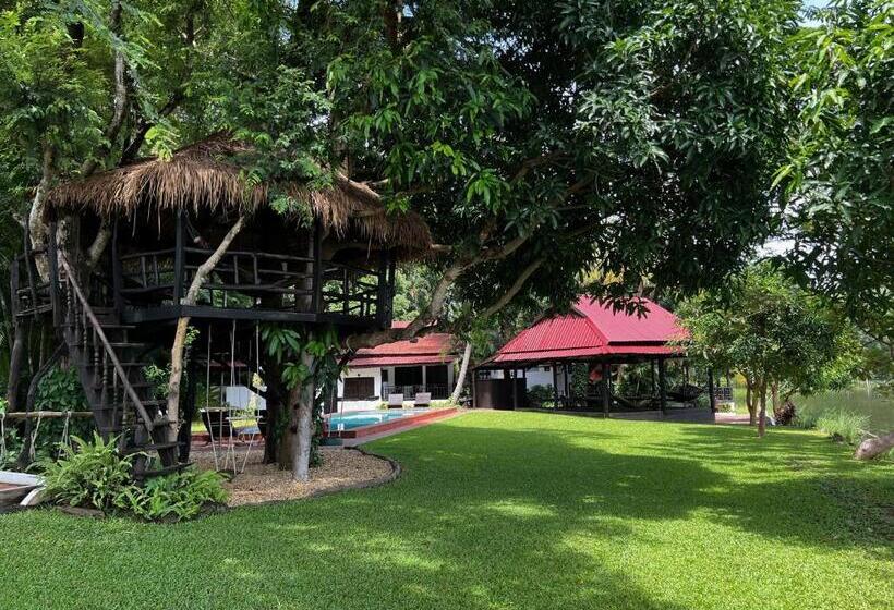 בית מלון כפרי Lao Lake House