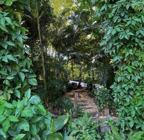 בית מלון כפרי Lao Lake House