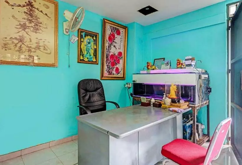 Hotelli Oyo 92210 New Town Syariah