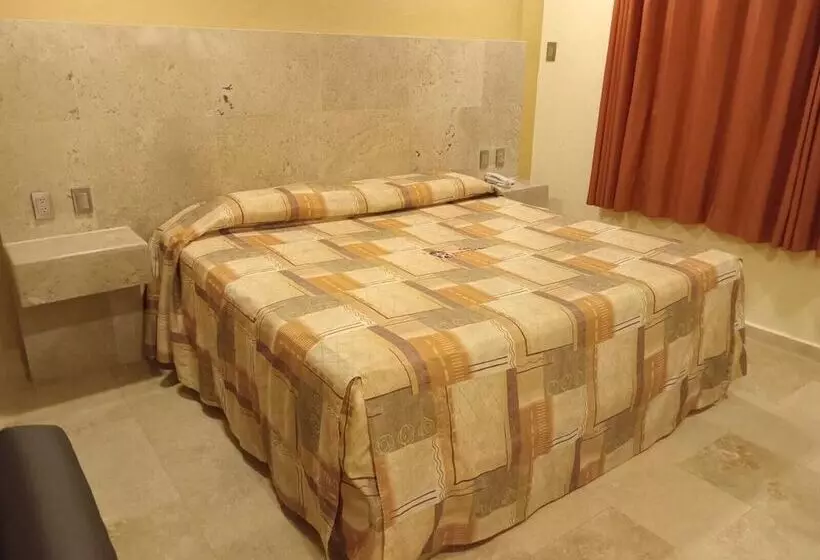 Hotelli Parador Del Rey