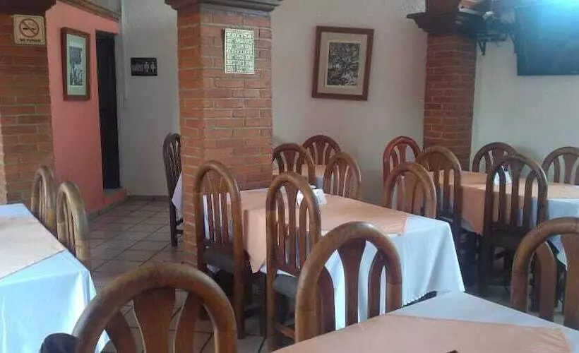 Hotelli Parador Del Rey