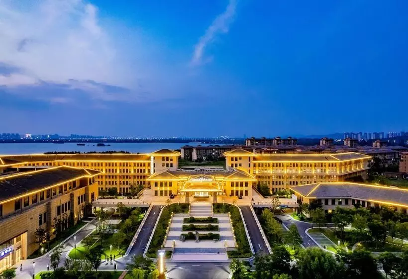 Howard Johnson Lakeview Hotel Huaibei