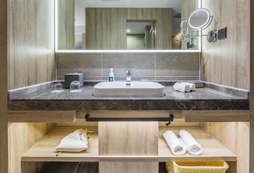 Atour Hotel Weihai Stone Island