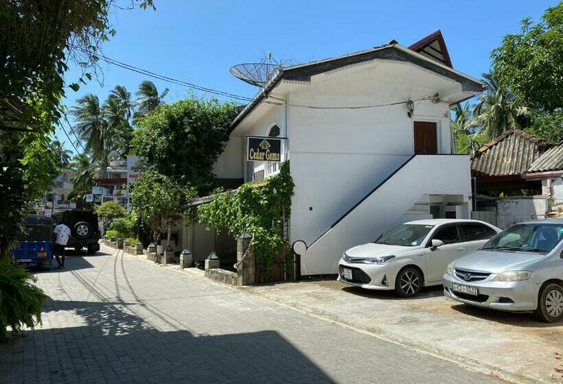 Beach Walk Hotel Unawatuna