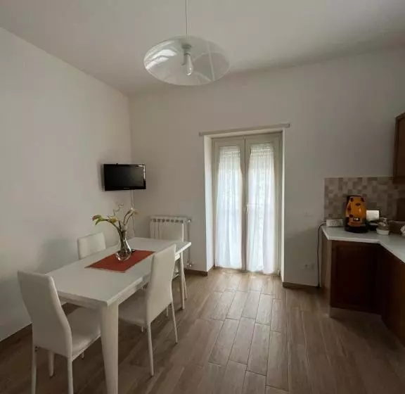 ベッドアンドブレックファースト Bed&breakfast Del Viaggiatore
