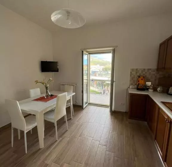 ベッドアンドブレックファースト Bed&breakfast Del Viaggiatore