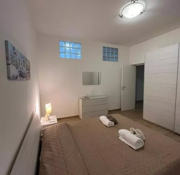 ベッドアンドブレックファースト Bed&breakfast Del Viaggiatore