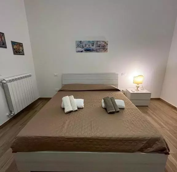ベッドアンドブレックファースト Bed&breakfast Del Viaggiatore