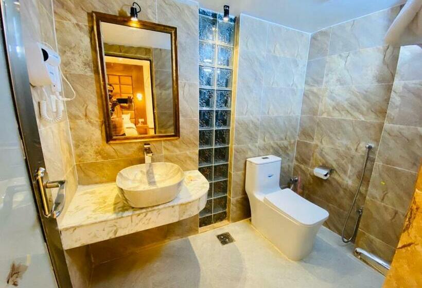 هتل Beach Queen Resort