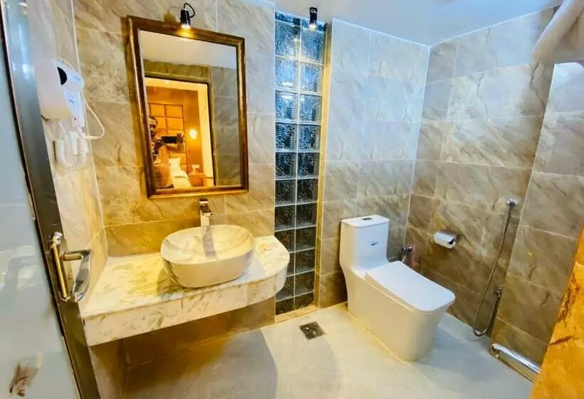 هتل Beach Queen Resort